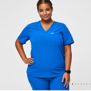 catarina scrub top